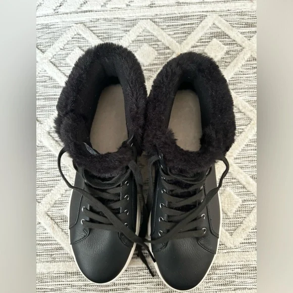 NWOT UGG KOOLABURRA SUNDELL BLACK FUZZ CHUCKA ANKLE BOOTS FAUX FUR SZ 9 - Picture 9 of 13